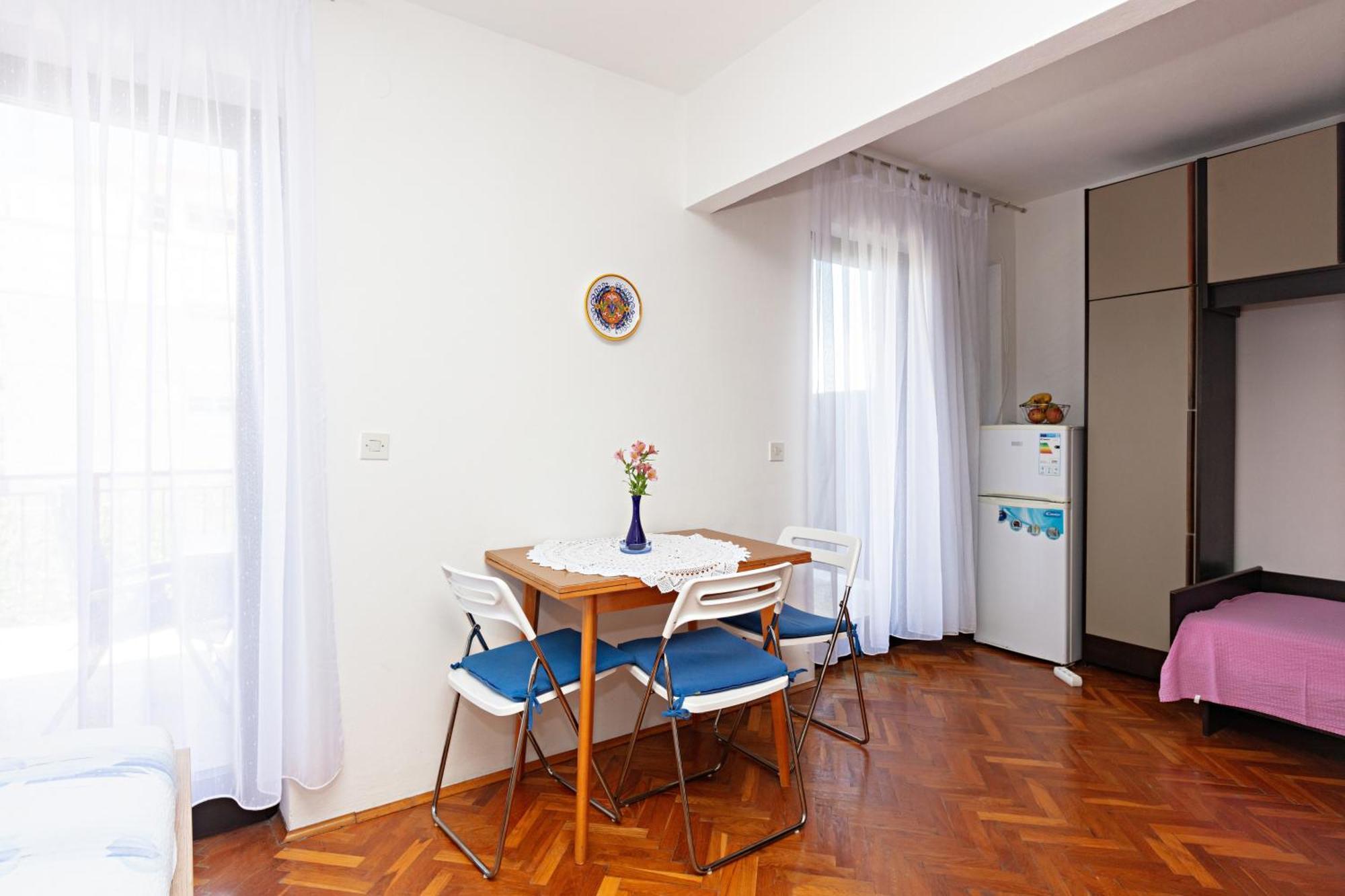 Apartment Apartments With A Parking Space Jezera, Murter - 798 *