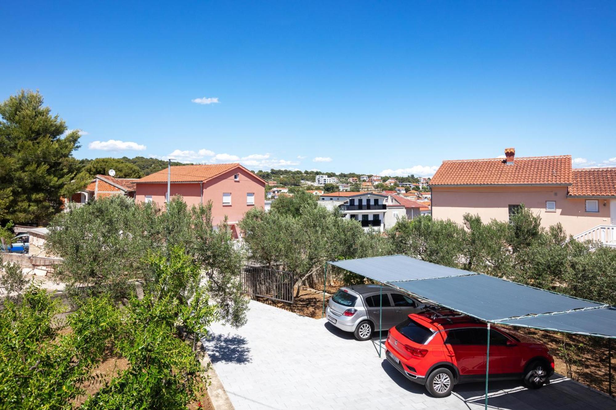 Apartment Apartments With A Parking Space Jezera, Murter - 798 *